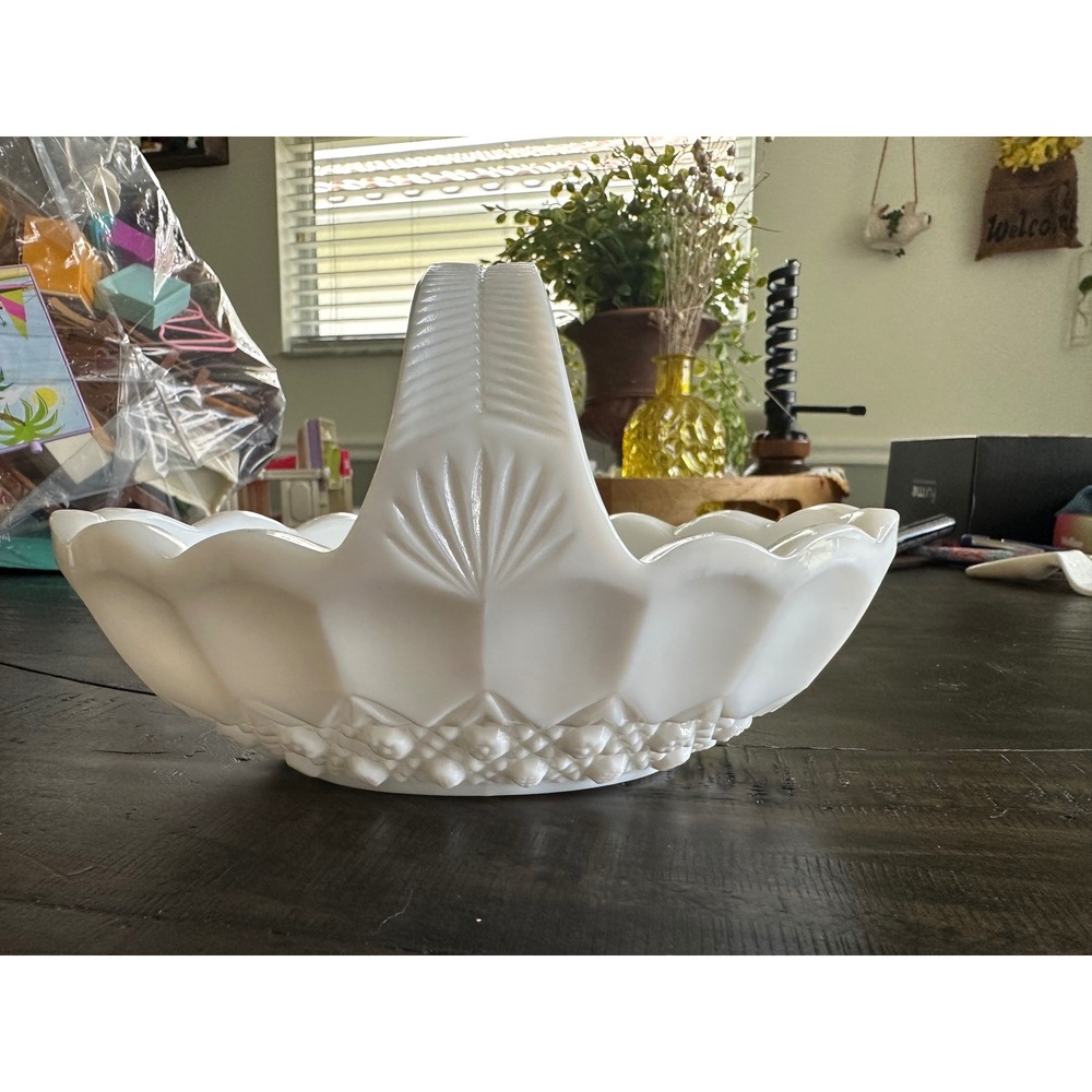 Vintage Milk Glass Basket Weave Diamond Point Candy Dish White Decor Display VGC